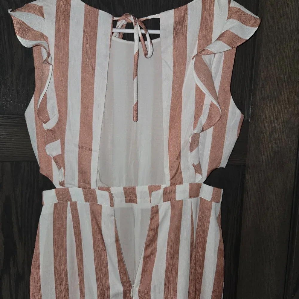 Kittenish romper - Picture 2 of 2